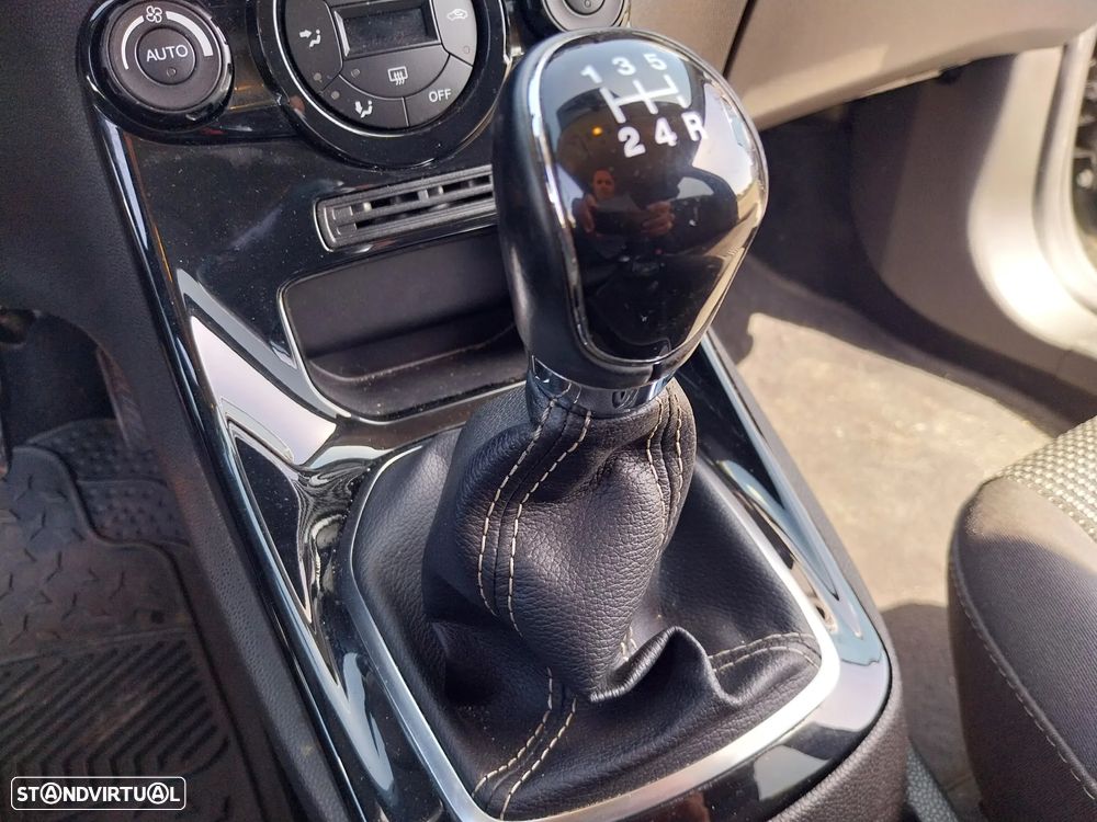 Ford Fiesta 1.5 TDCi Titanium - 8