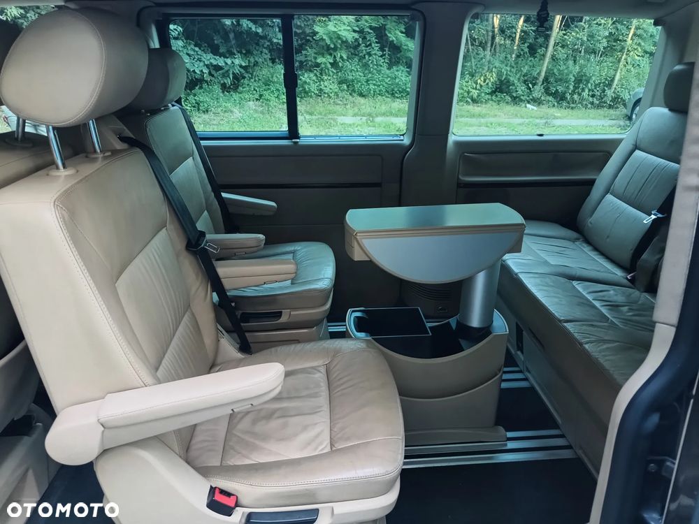 Volkswagen Multivan - 18