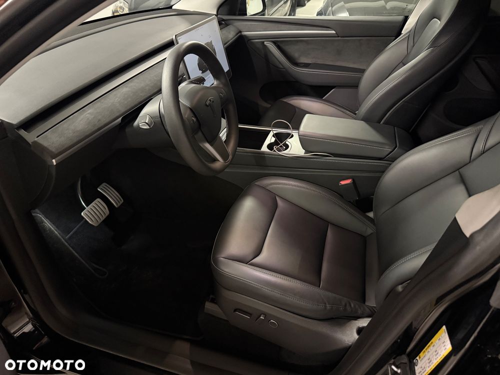 Tesla Model Y Performance AWD - 15