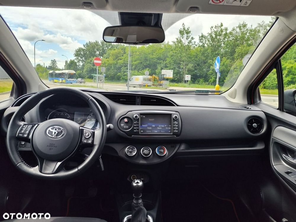 Toyota Yaris 1.5 Premium - 13
