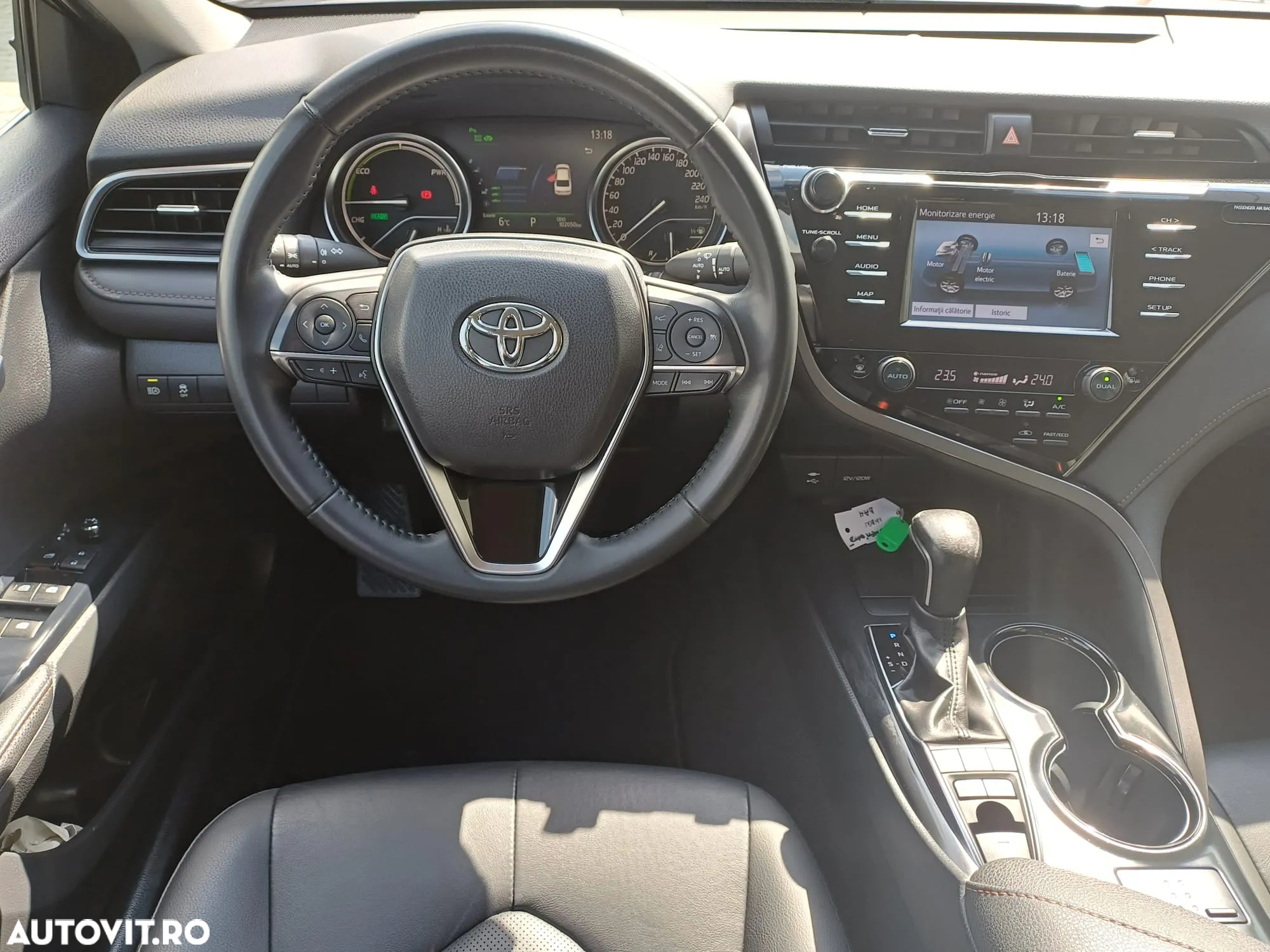 Toyota Camry 2.5 Hybrid Business - 10