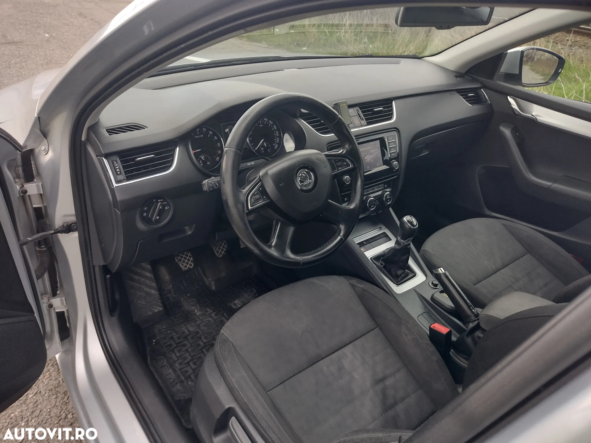 Skoda Octavia 1.6 TDI AMBITION - 8
