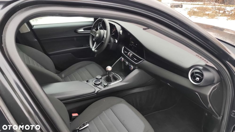 Alfa Romeo Giulia 2.2 D Turbo Super - 29