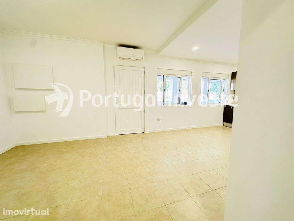 Loja Convertida em T2 Totalmente Renovado a 200m do Metro - Almada - Grande imagem: 5/16