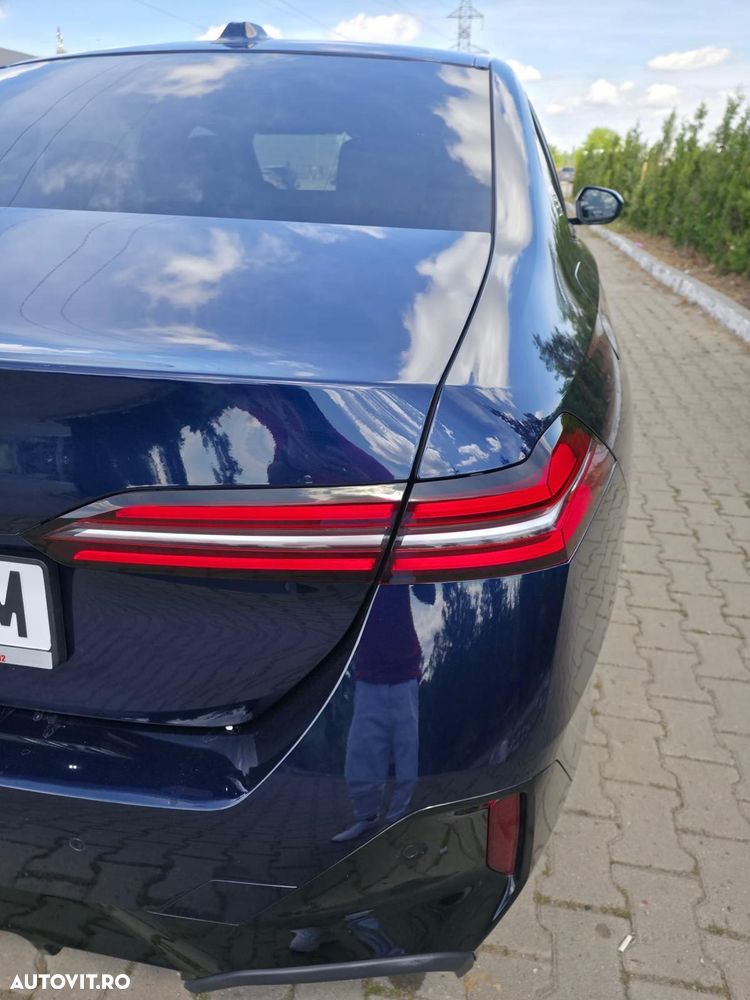 BMW Seria 5 520i AT MHEV - 14