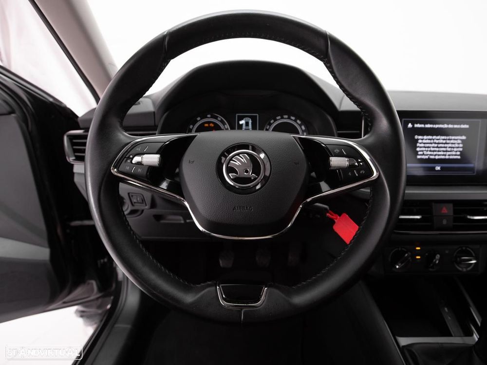 Skoda Kamiq 1.0 TSI — fotografia 15