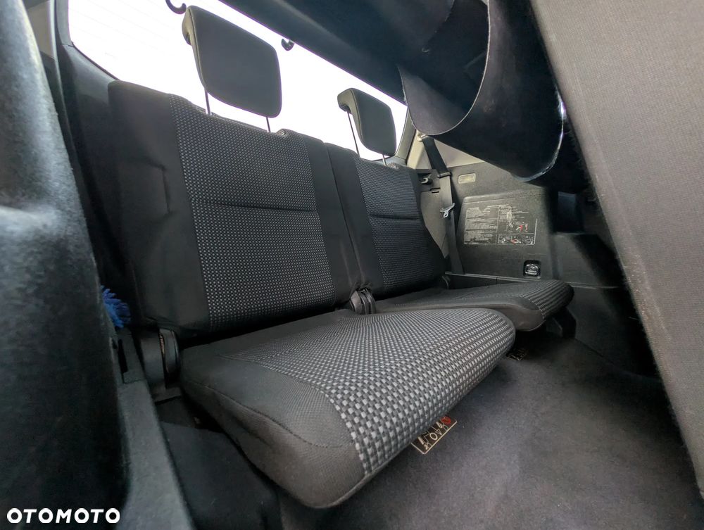 Toyota Corolla Verso 2.2 D-4D Sol Sport 7os - 31