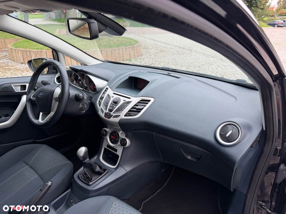 Ford Fiesta 1.25 Titanium X - 19