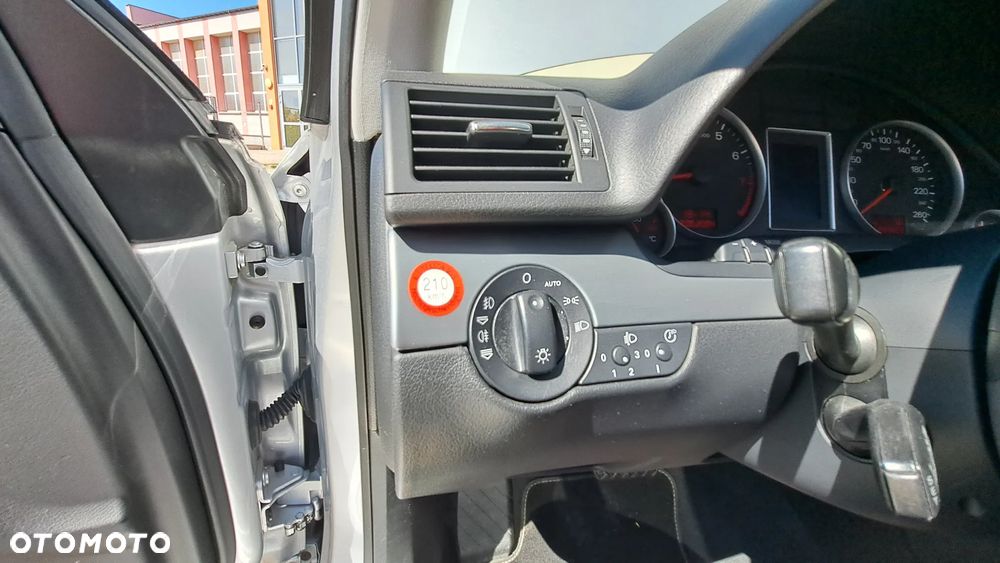 Audi A4 Avant - 31