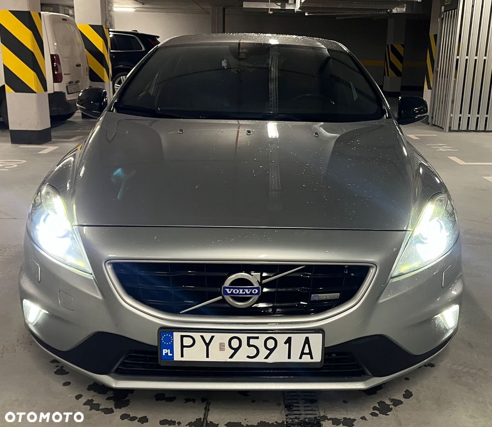 Volvo V40 D4 Drive-E R-Design Momentum - 3