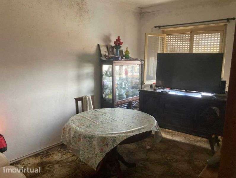 Apartamento t2 à venda na Estrada Mem Martins, 169 *ocupado* - Grande imagem: 3/11