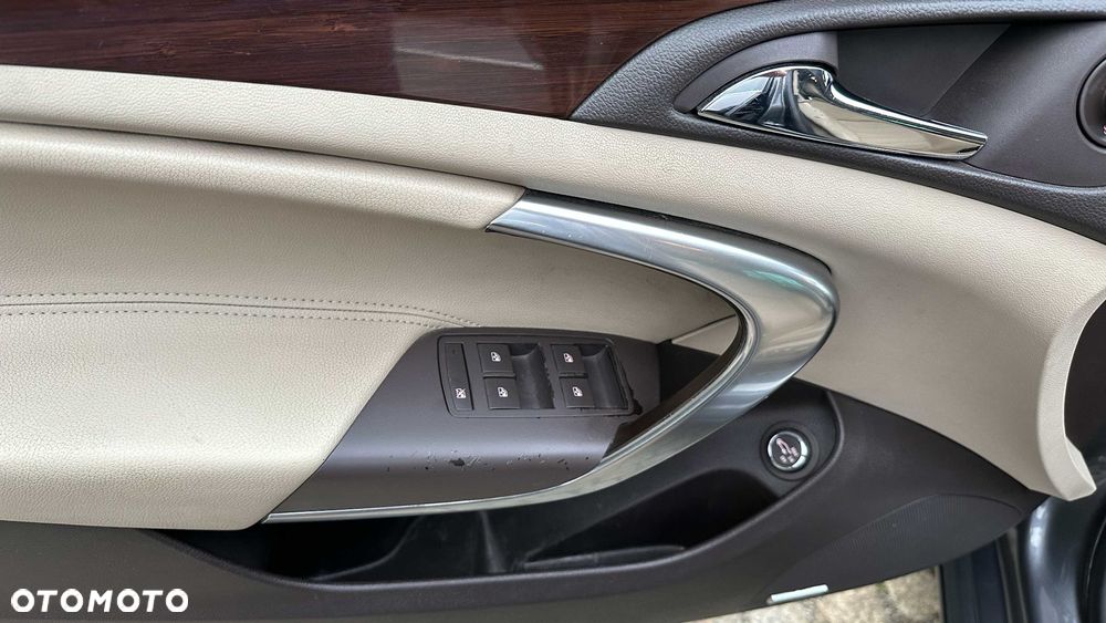 Opel Insignia 2.0 T Sport 4x4 - 10