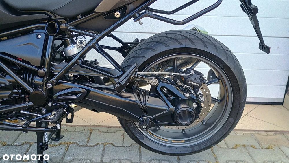 BMW R - 22