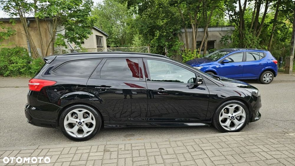 Ford Focus 2.0 EcoBoost ST mit Leder-Sport-Paket - 8