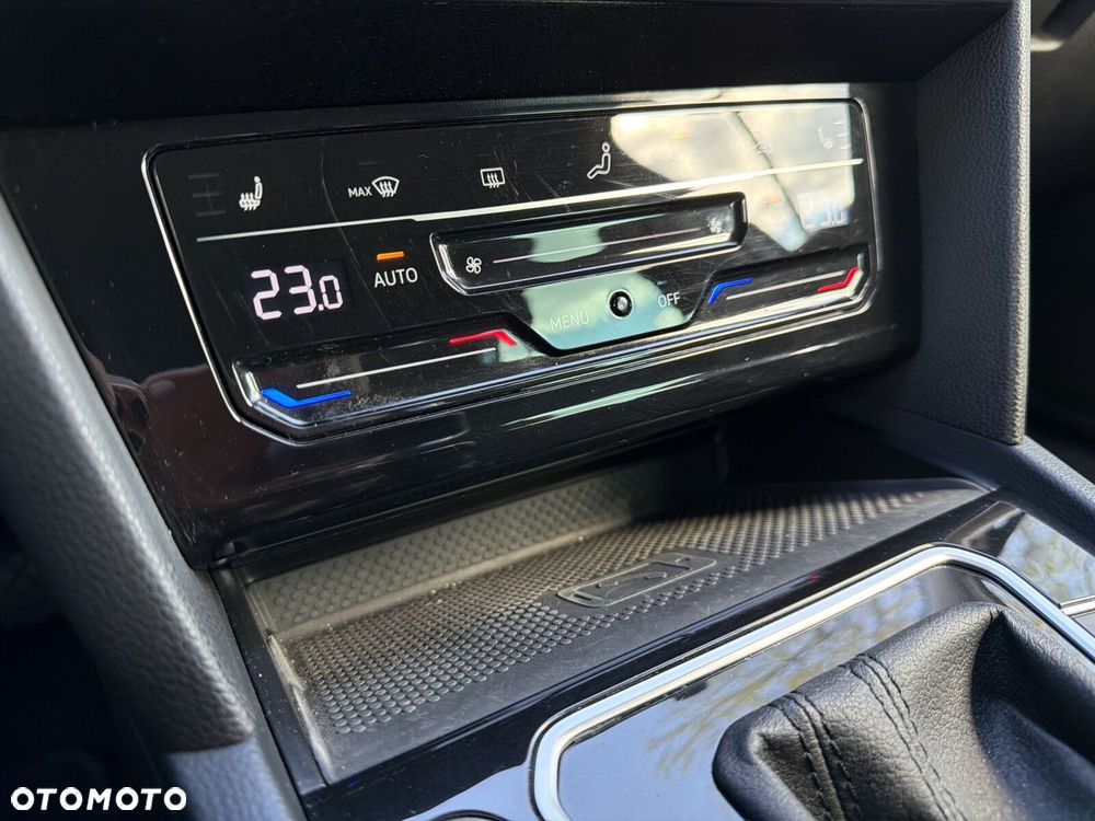 Volkswagen Passat - 31