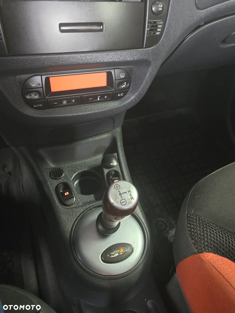 Citroën C2 1.6 VTR Senso Drive - 9