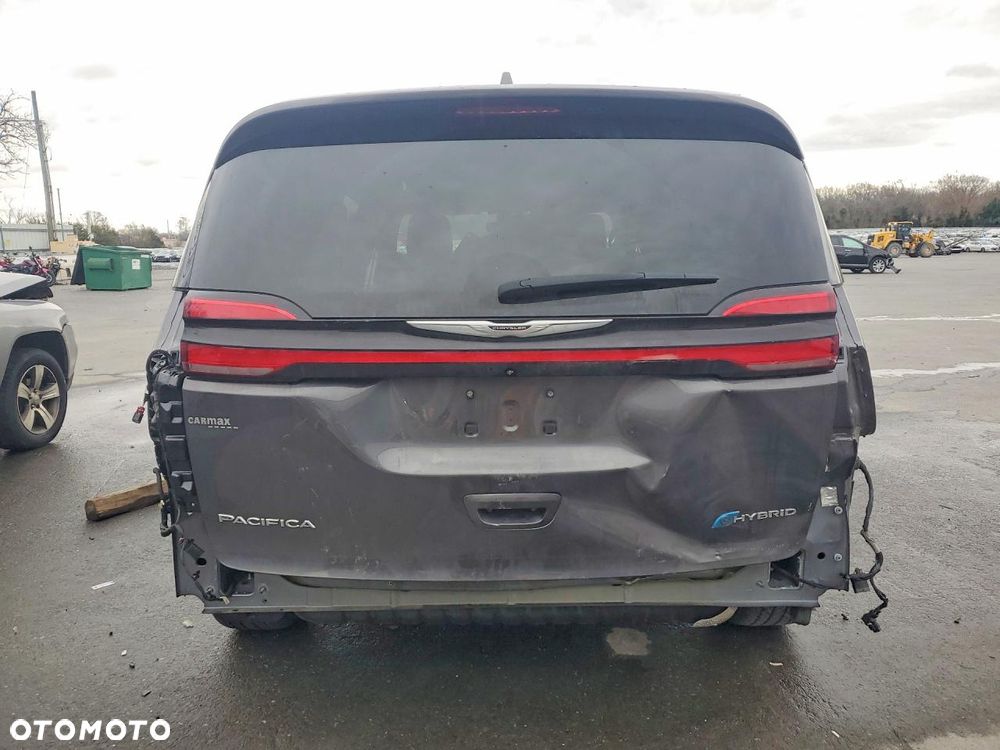 Chrysler Pacifica - 7