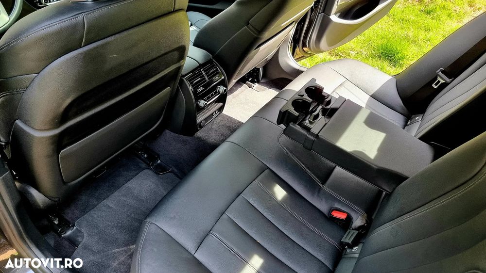 BMW Seria 5 530e Aut. Luxury Line - 16