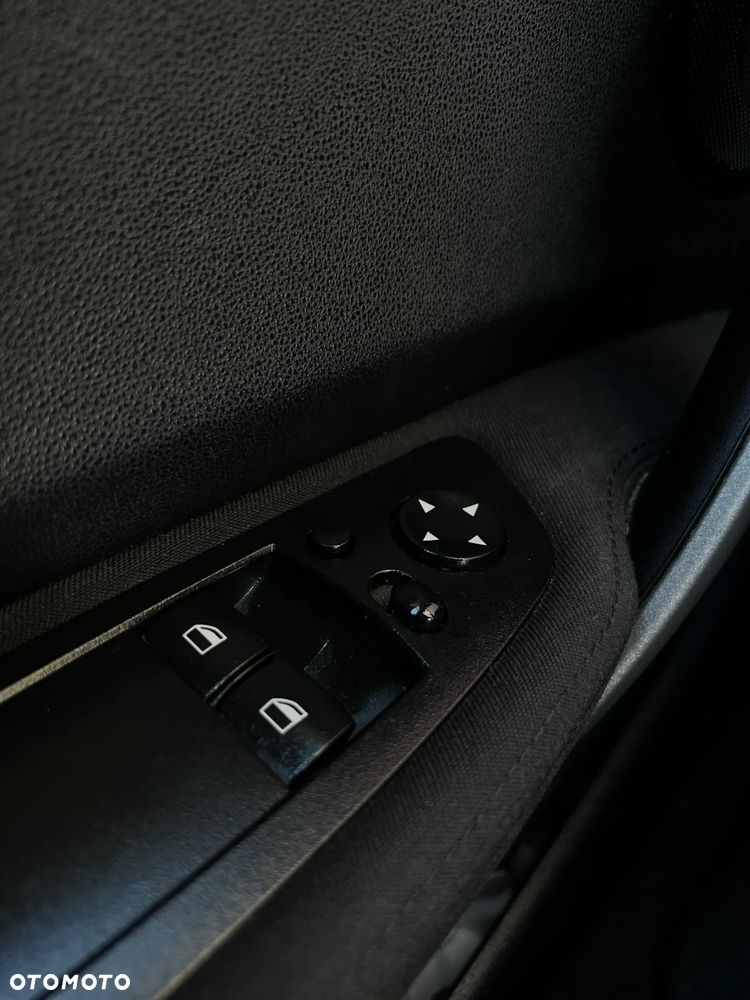 BMW Seria 1 118d - 27