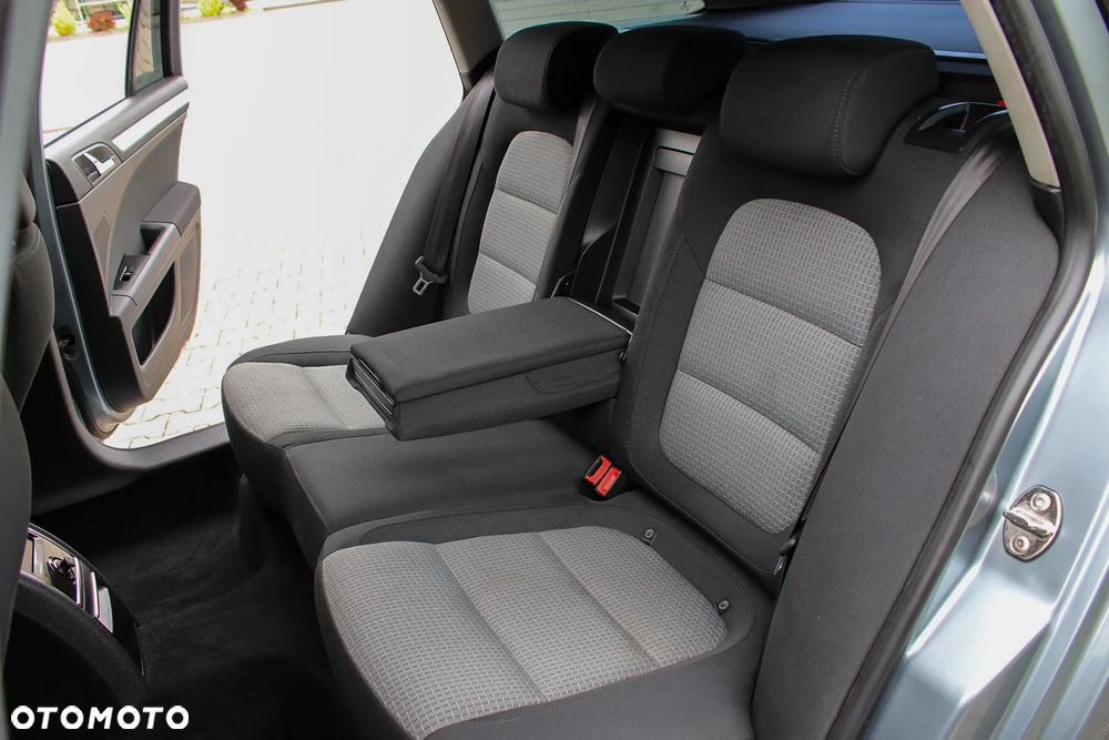 Skoda Superb 2.0 TDI DSG Exclusive - 30