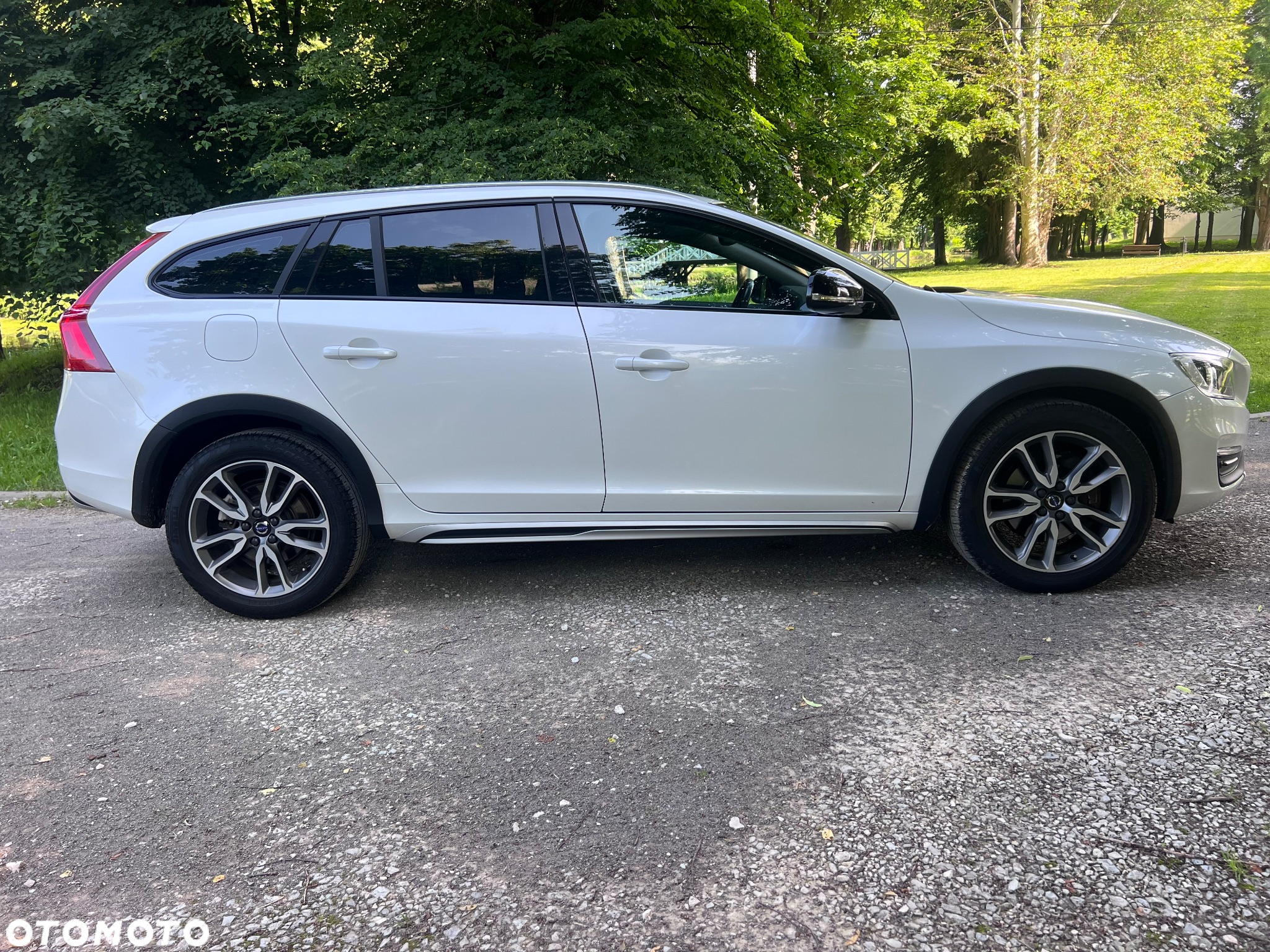 Volvo V60 Cross Country D4 Drive-E Momentum - 14