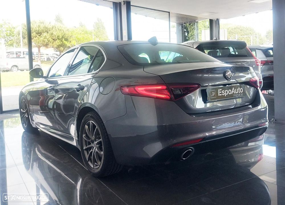 Alfa Romeo Giulia 2.2 D - 4