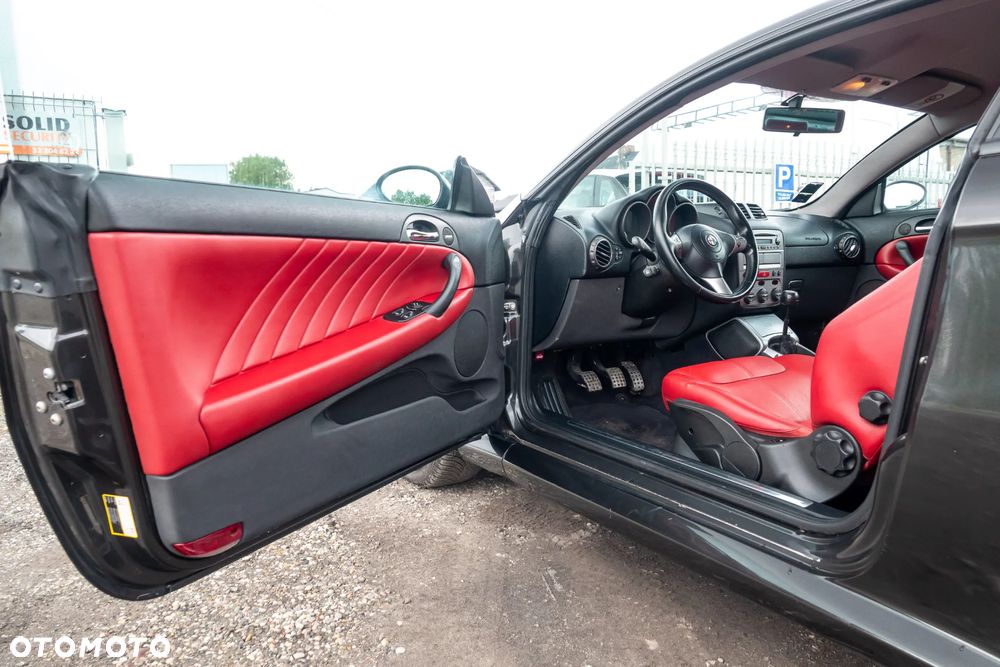 Alfa Romeo GT 3.2 24V Distinctive - 15