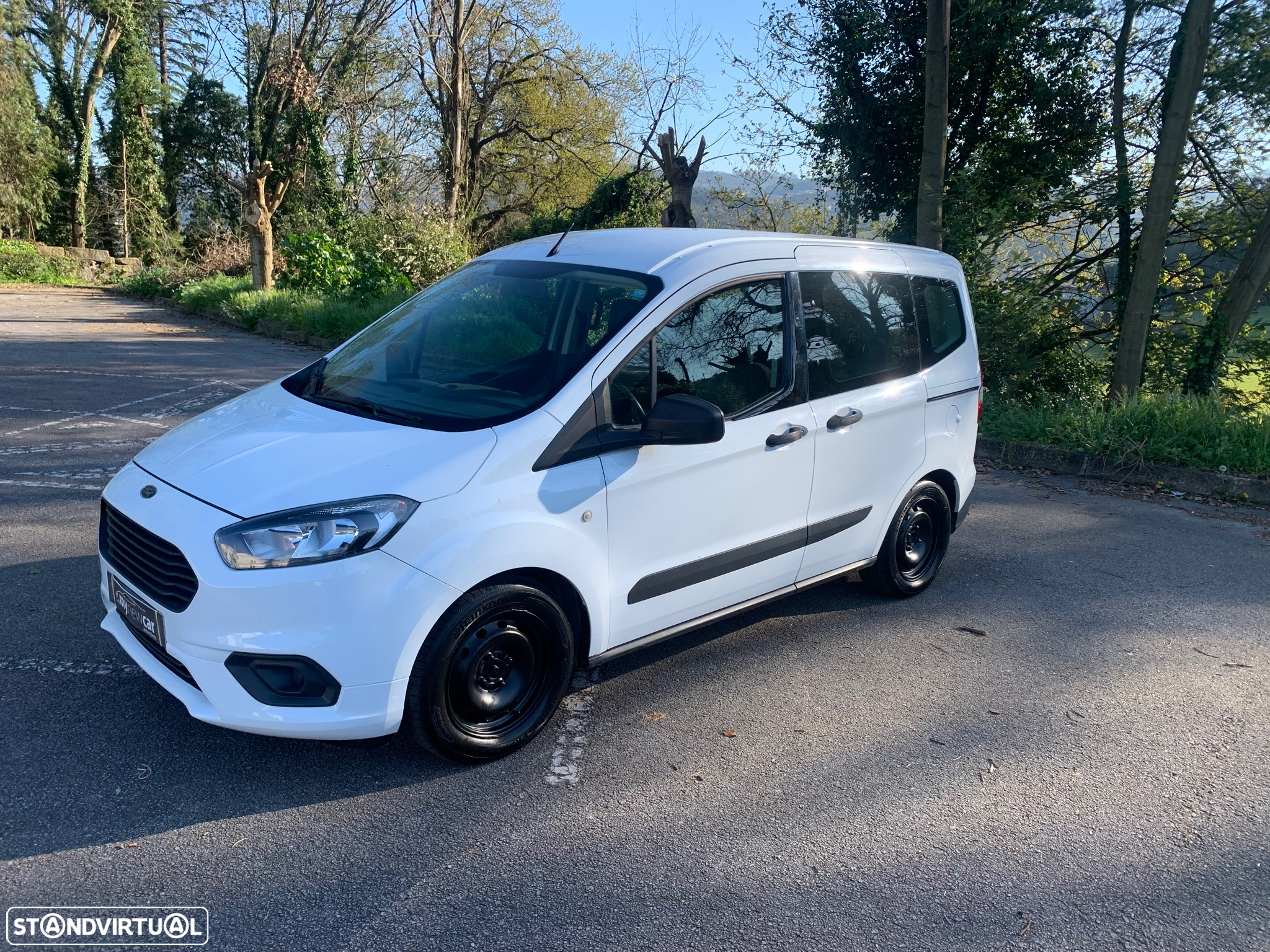 Ford e-Tourneo Custom - 9