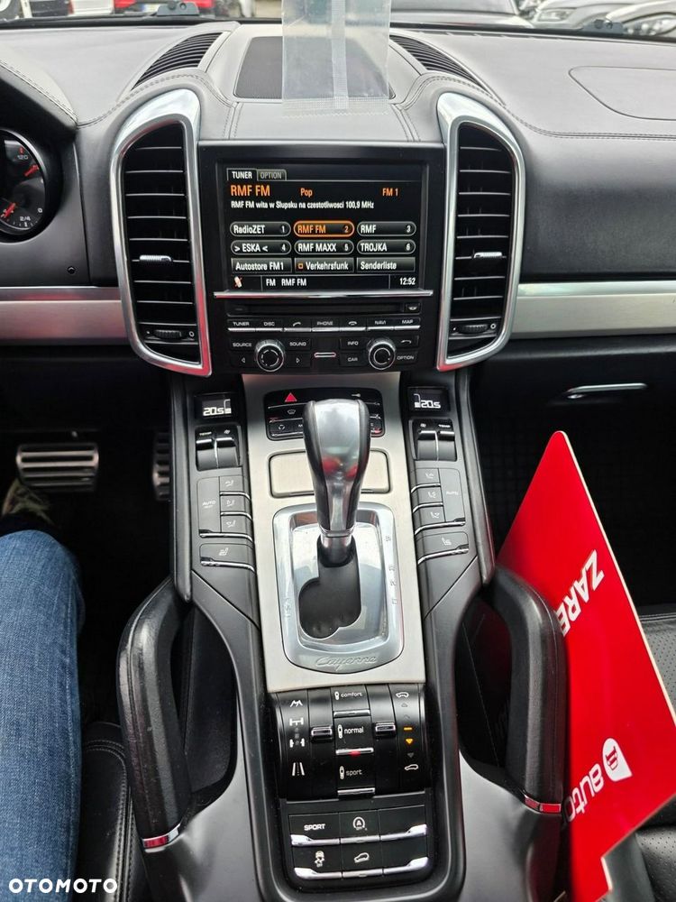 Porsche Cayenne S - 16