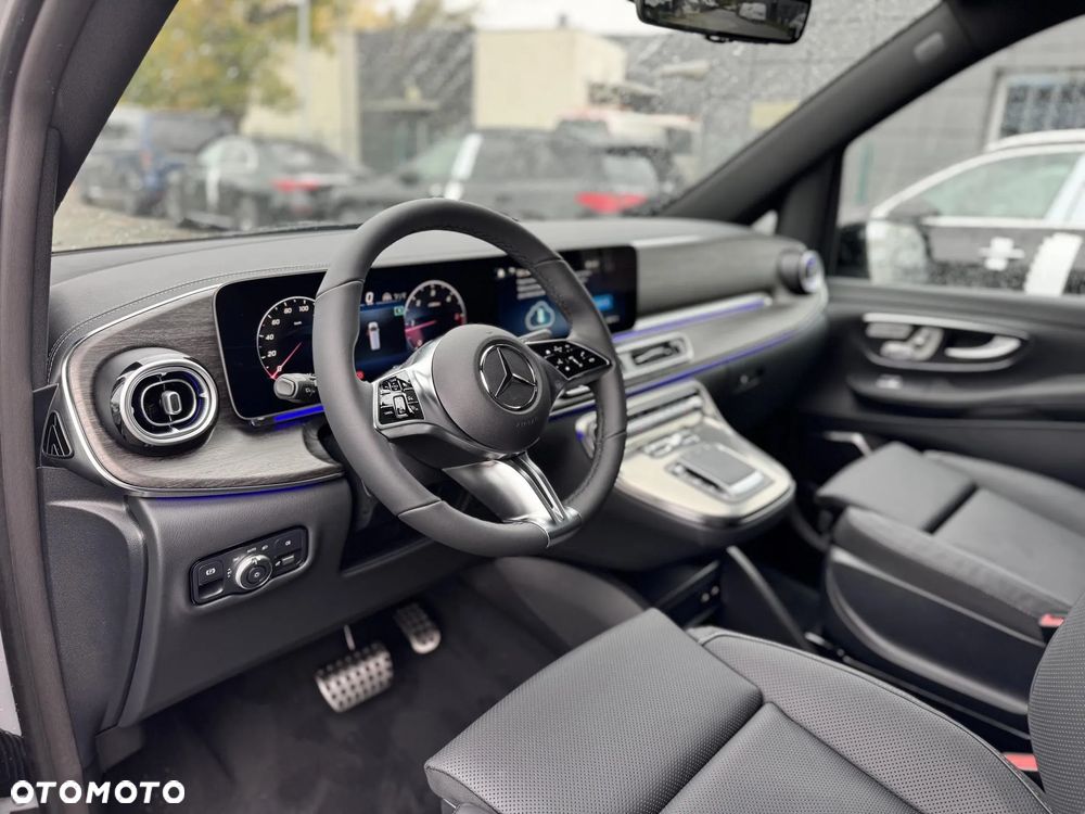 Mercedes-Benz Klasa V - 7