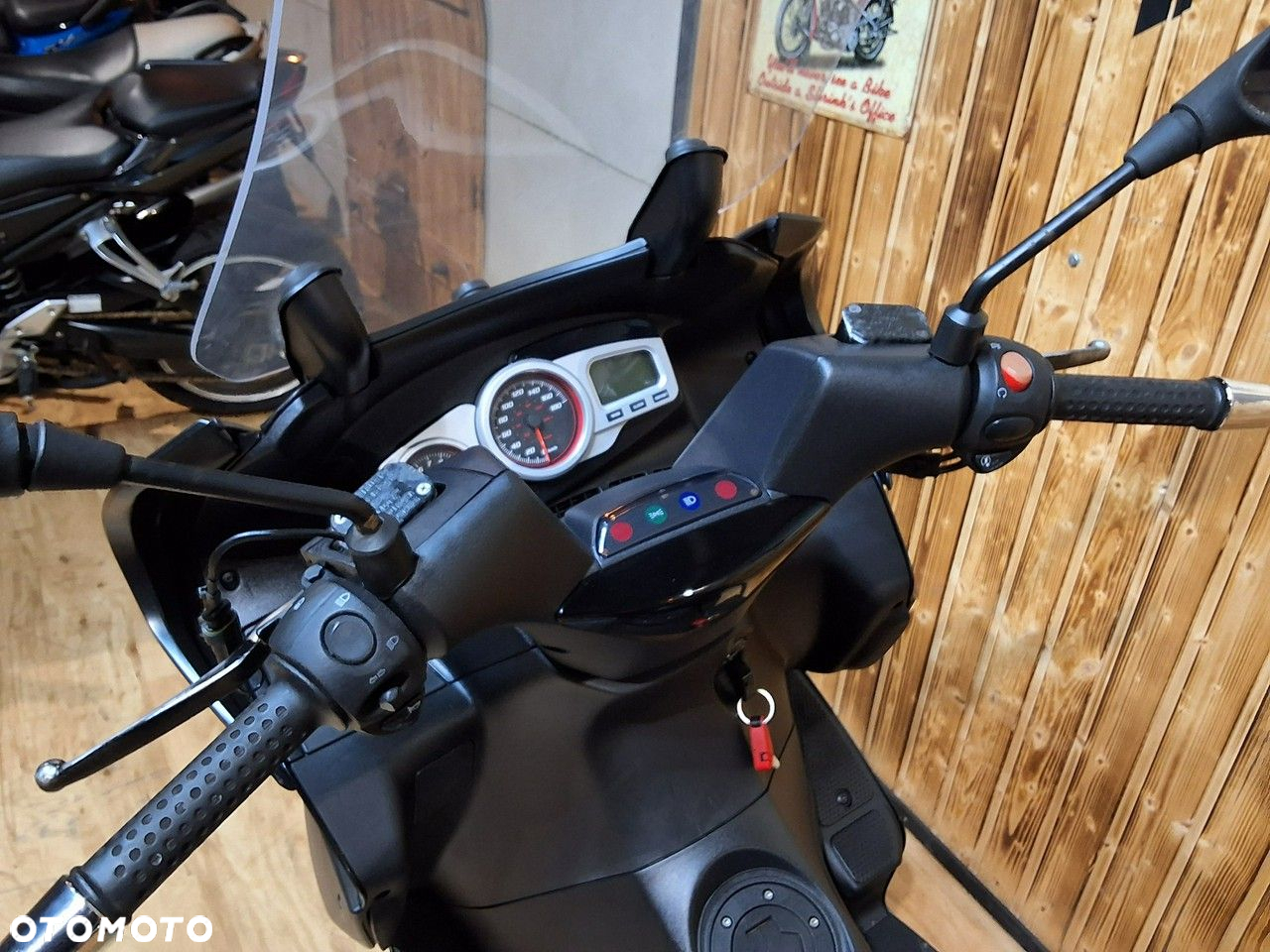 Aprilia SR - 12