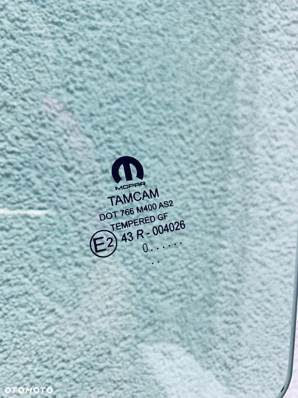 Szyba boczna lewa opuszczana FIAT TIPO 2016- OE - 2