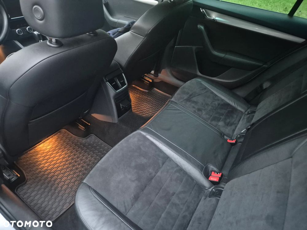 Skoda Octavia 1.8 TSI 4x4 Elegance DSG - 11