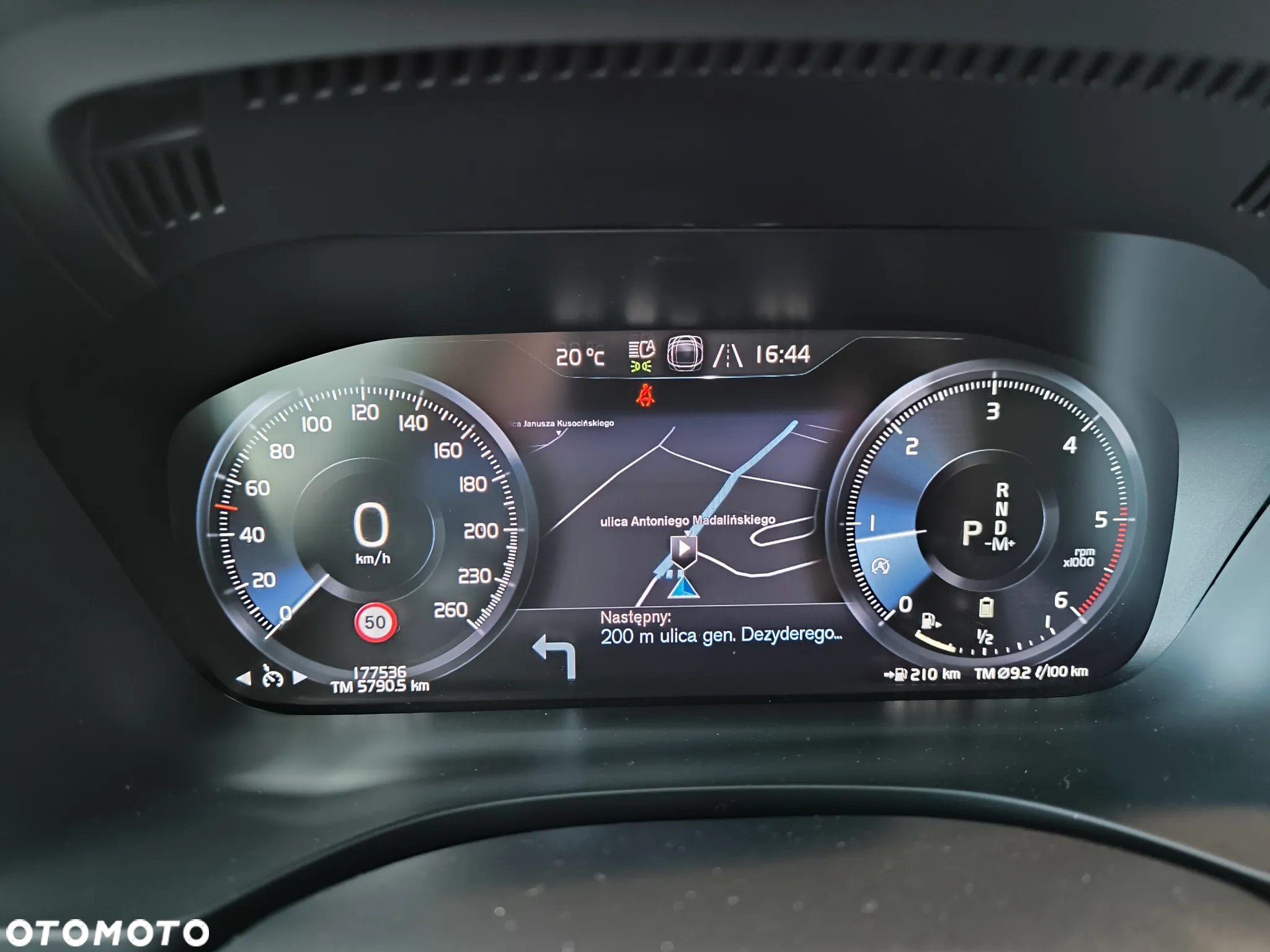 Volvo XC 60 D5 AWD R-Design - 28