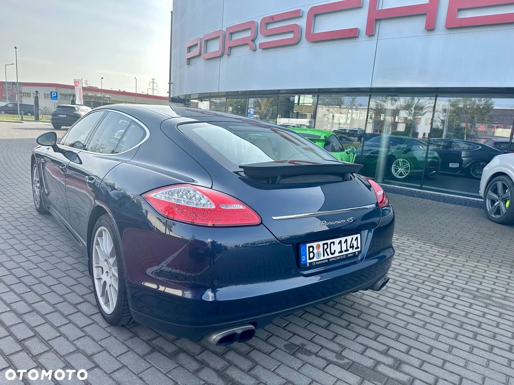 Porsche Panamera 4S - 13