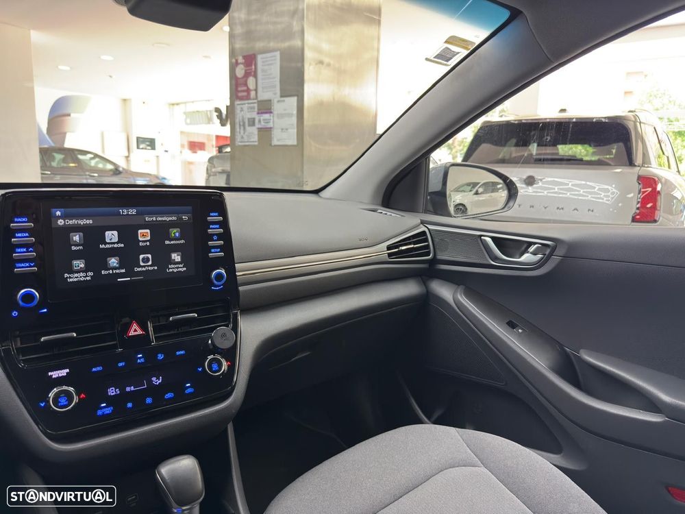 Hyundai Ioniq 1.6 GDI PHEV Pack Plus - 36