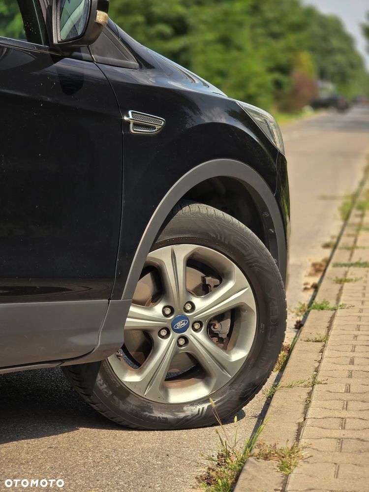 Ford Kuga 2.0 TDCi 2x4 Titanium - 38