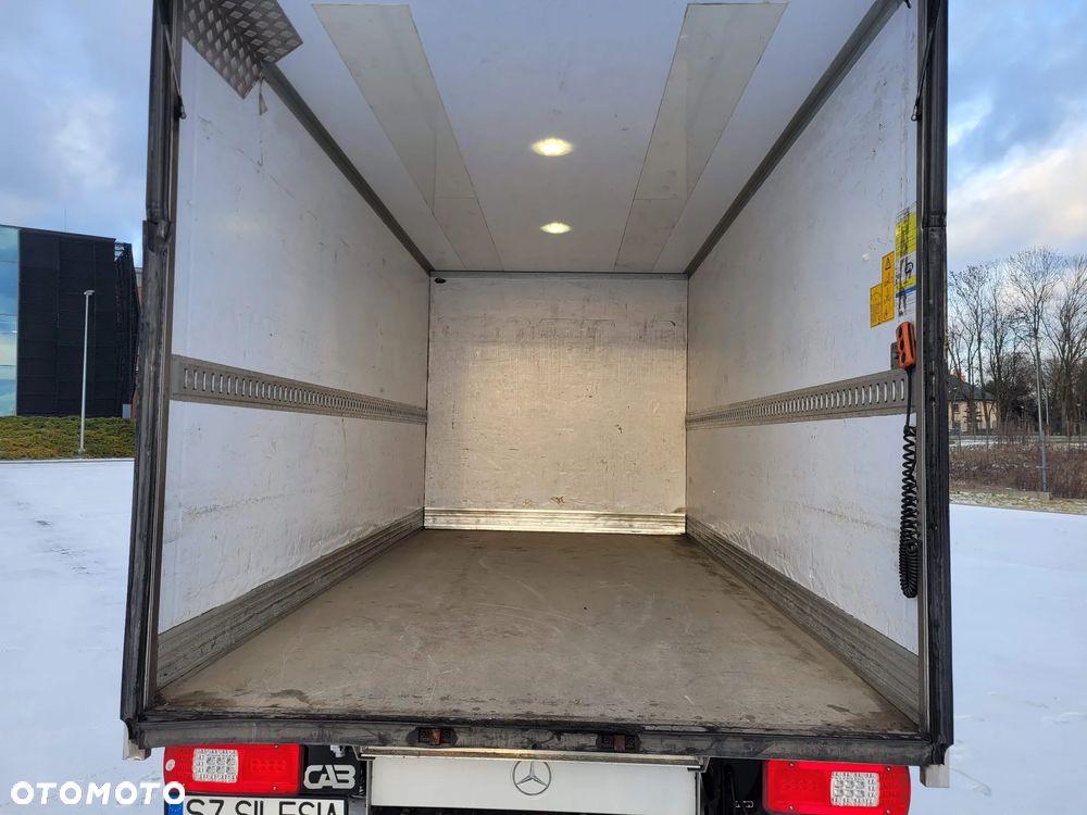 Mercedes-Benz Sprinter - 21