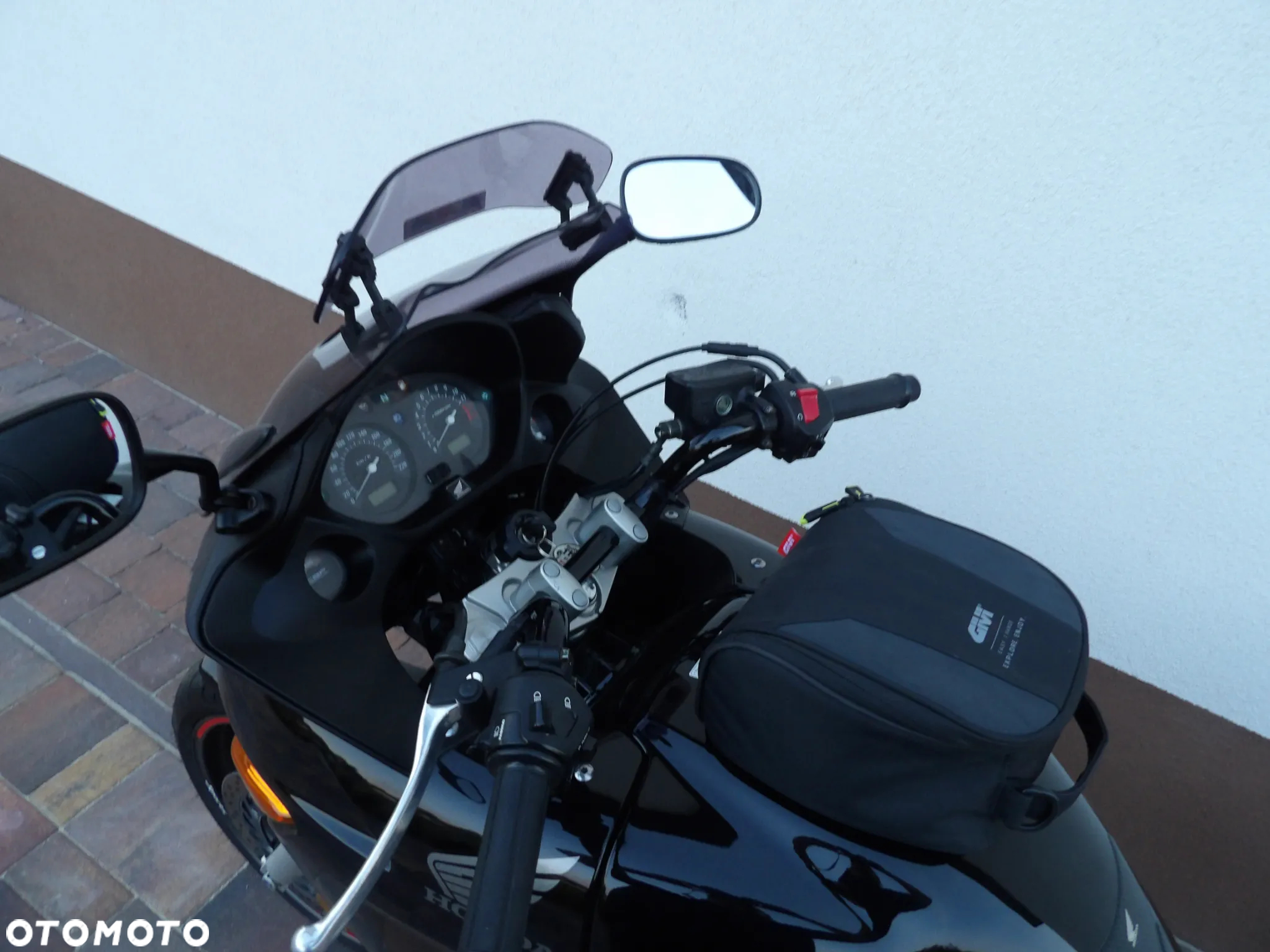 Honda CBF - 4