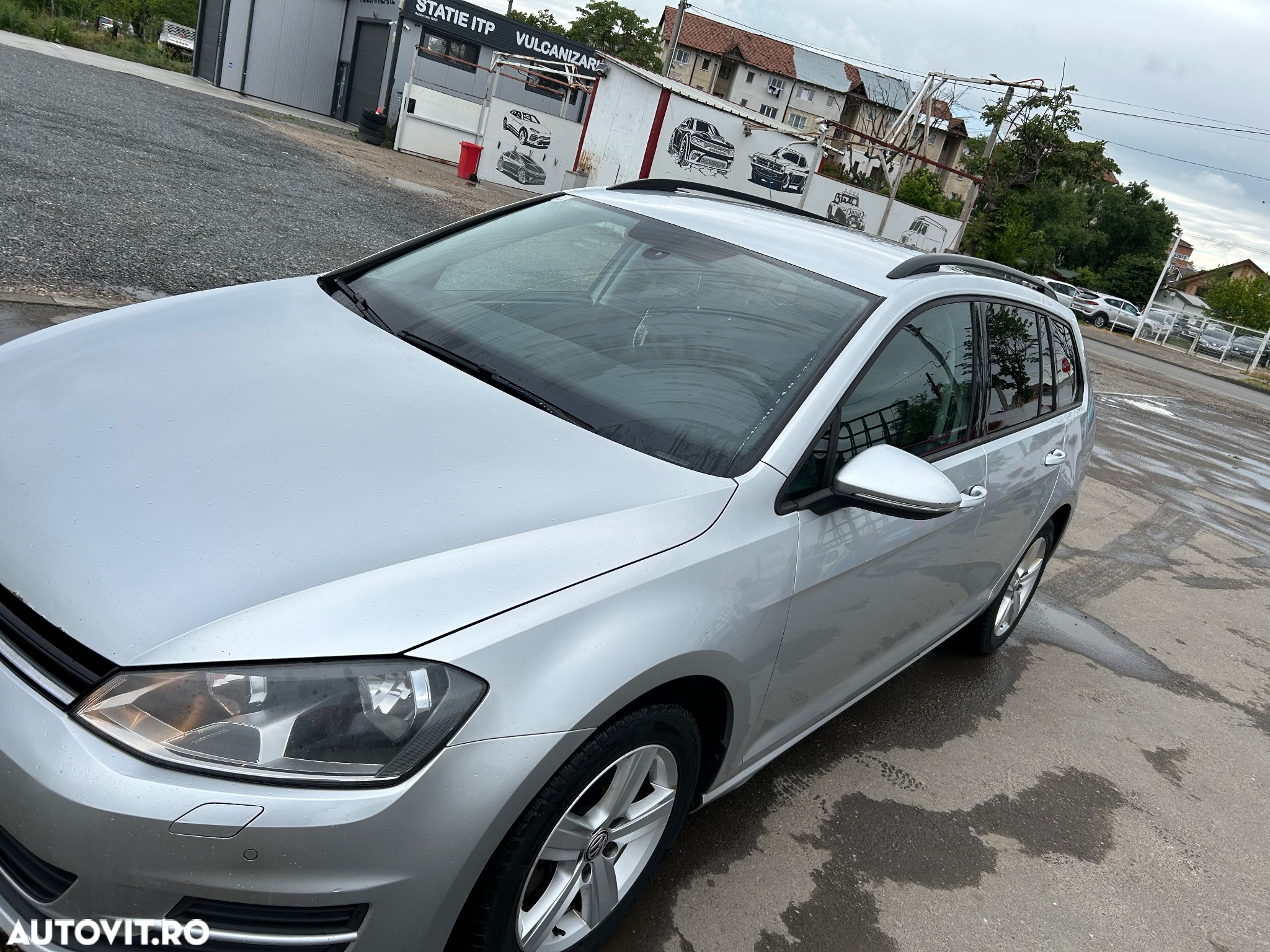 Volkswagen Golf 1.6 TDI BlueMotion Technology DSG Comfortline - 28