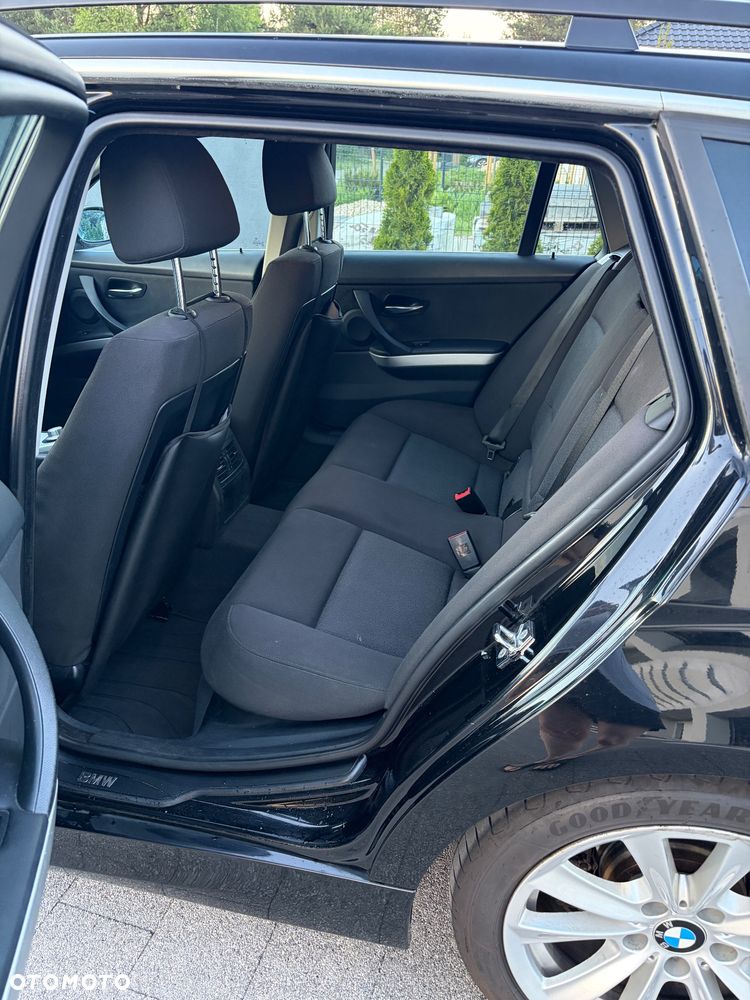 BMW Seria 3 325i - 8