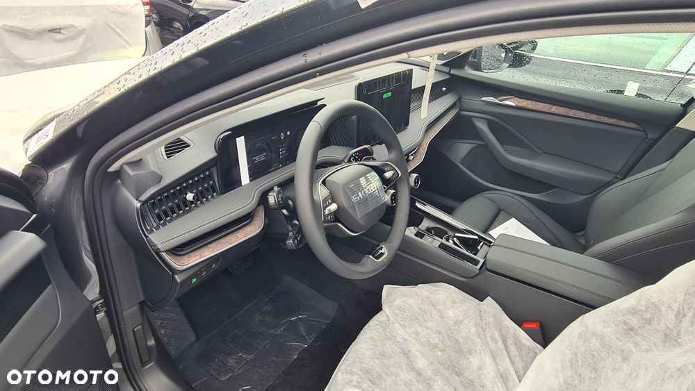 Skoda Superb 2.0 TDI SCR 4x4 L&K DSG - 11