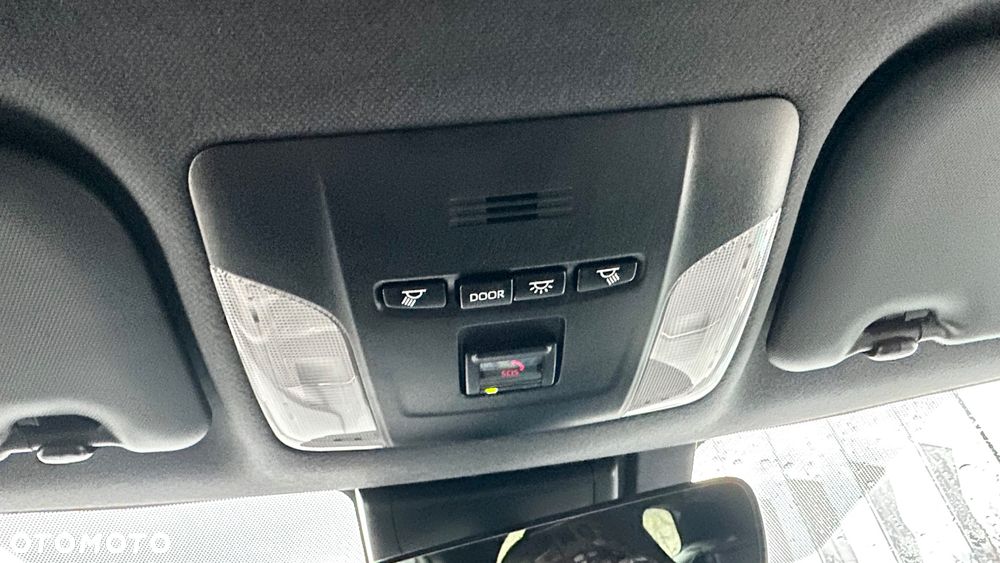 Toyota Corolla 1.8 Comfort - 31