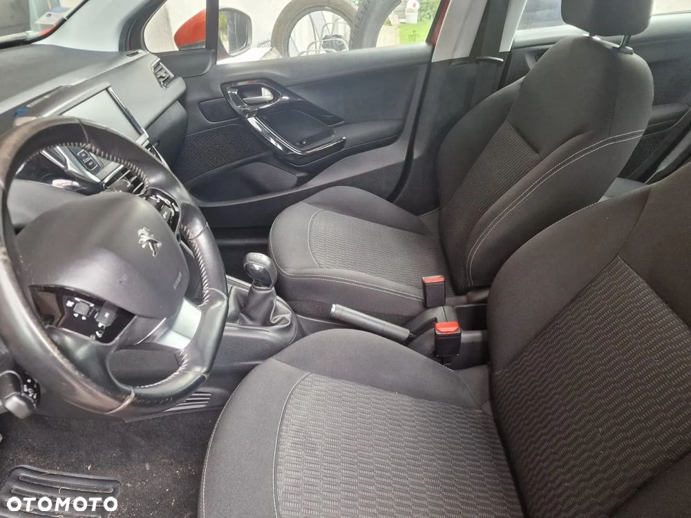 Peugeot 208 BlueHDi 100 Active - 11