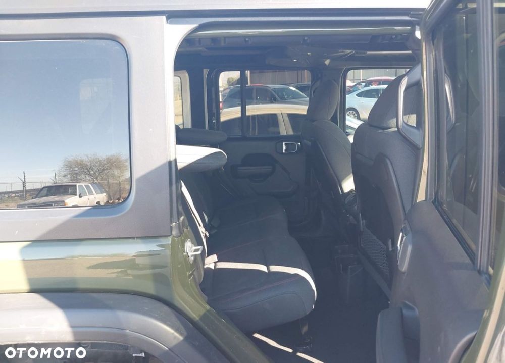Jeep Wrangler - 8