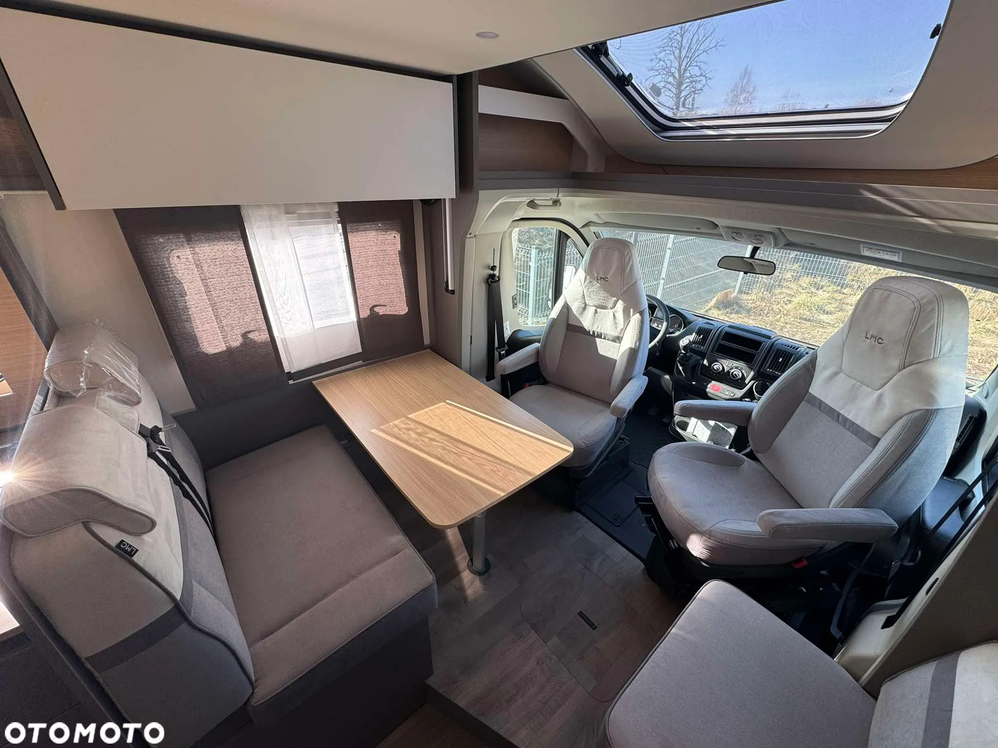 LMC Tourer Lift H730G - Kamper o DMC 3500kg dla 5ciu osób! - 15