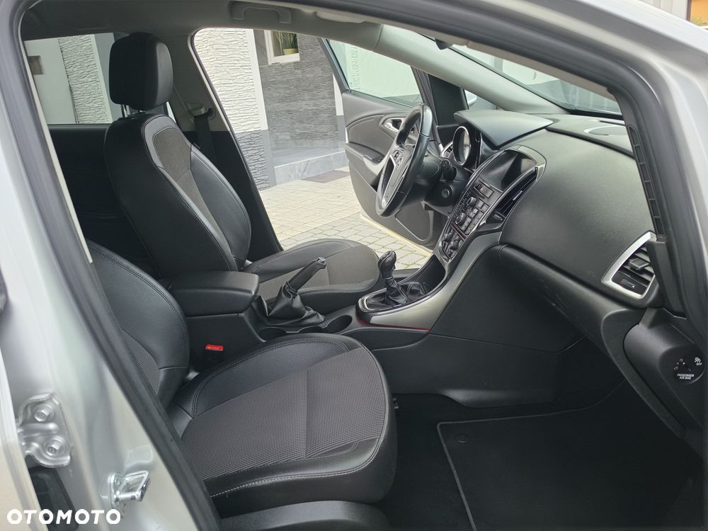 Opel Astra 1.4 Turbo Cosmo - 28