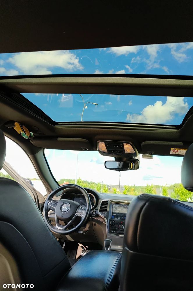 Jeep Grand Cherokee - 14