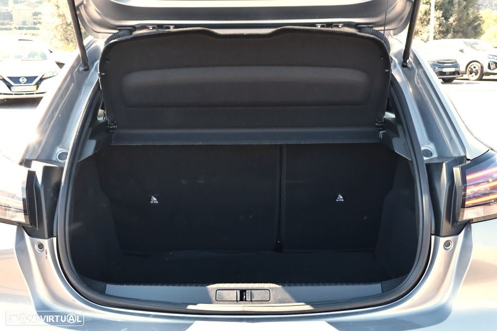 Peugeot 208 1.2 PureTech Allure - 17