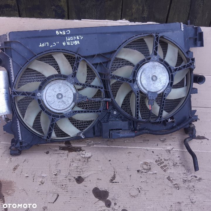 Chłodnica wody z wentylatorami  Vectra C LIFT 1.9 CDTI - 2